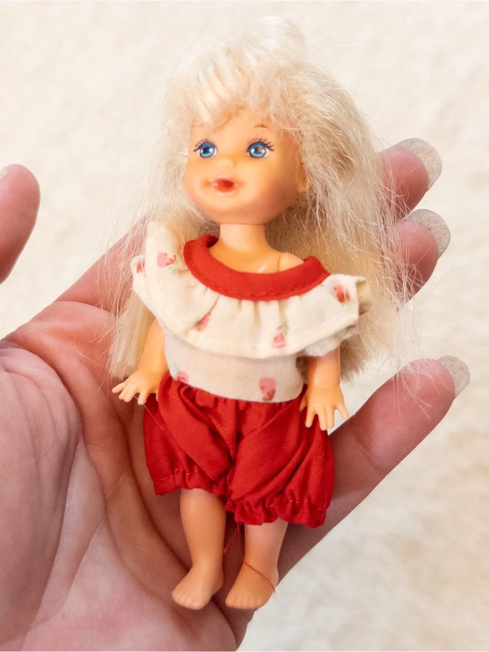 Vintage 1997 Mattel Eatin’ Fun Kelly Doll Barbie Little Sister Red Outfit